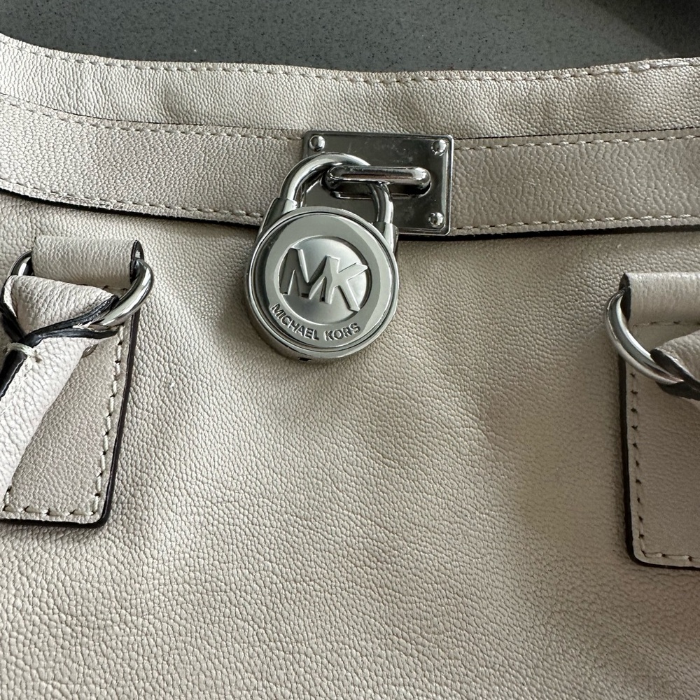Michael Kors Vanilla Cream Hamilton Padlock Shoulder Bag Tote - Picture 3 of 8